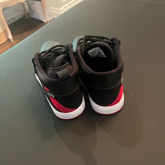 Brand new Jordan fadeaway sneakers - Picture 3 of 5